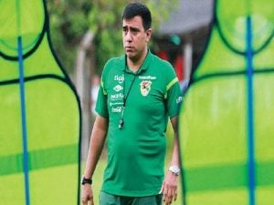 César Farías suena para dirigir al Botafogo de Brasil