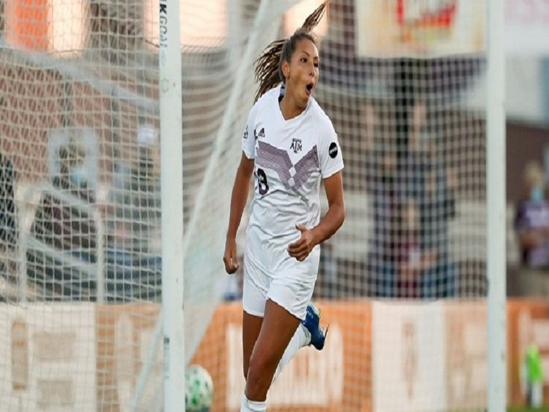 Bárbara Olivieri guió triunfo de la Universidad de Texas 2-1 sobre Louisiana