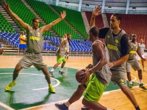 Guaiqueríes y Gigantes se mantienen invictos en Superliga de Baloncesto