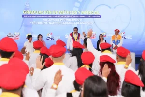 Pdte Maduro entrega mas de 1.300 títulos