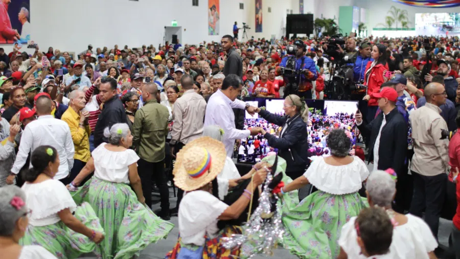 Jornada de trabajo con los Abuelos y Abuelas de la Patria