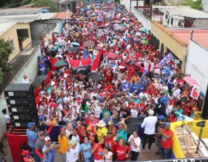 Venezolanos arrancan campaña